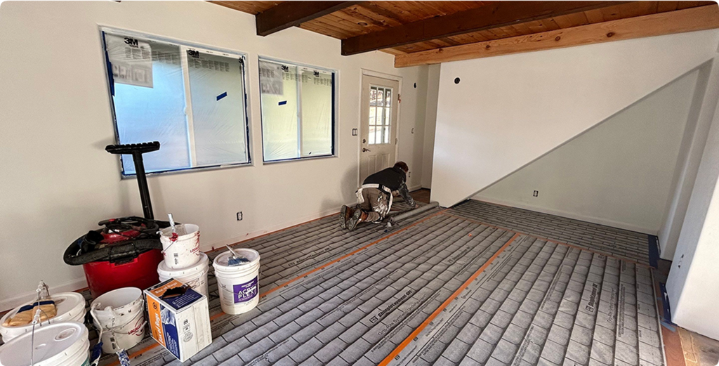 7 Signs It's Time to Repaint Your House 1 interior-house-painting-service